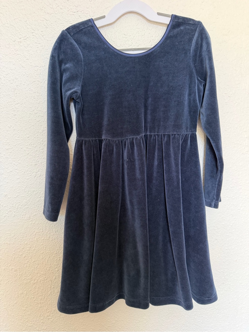 Hanna Andersson Velvet Long-Sleeve Dress in Deep Blue